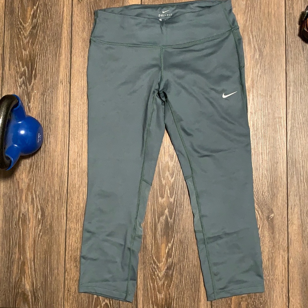 Nike crop dri fit